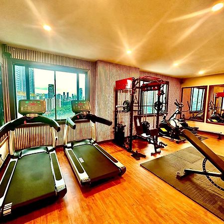 Regalpark Hotel Куала Лумпур Екстериор снимка