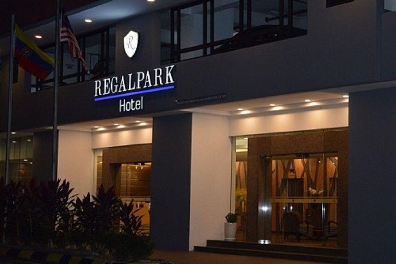Regalpark Hotel Куала Лумпур Екстериор снимка