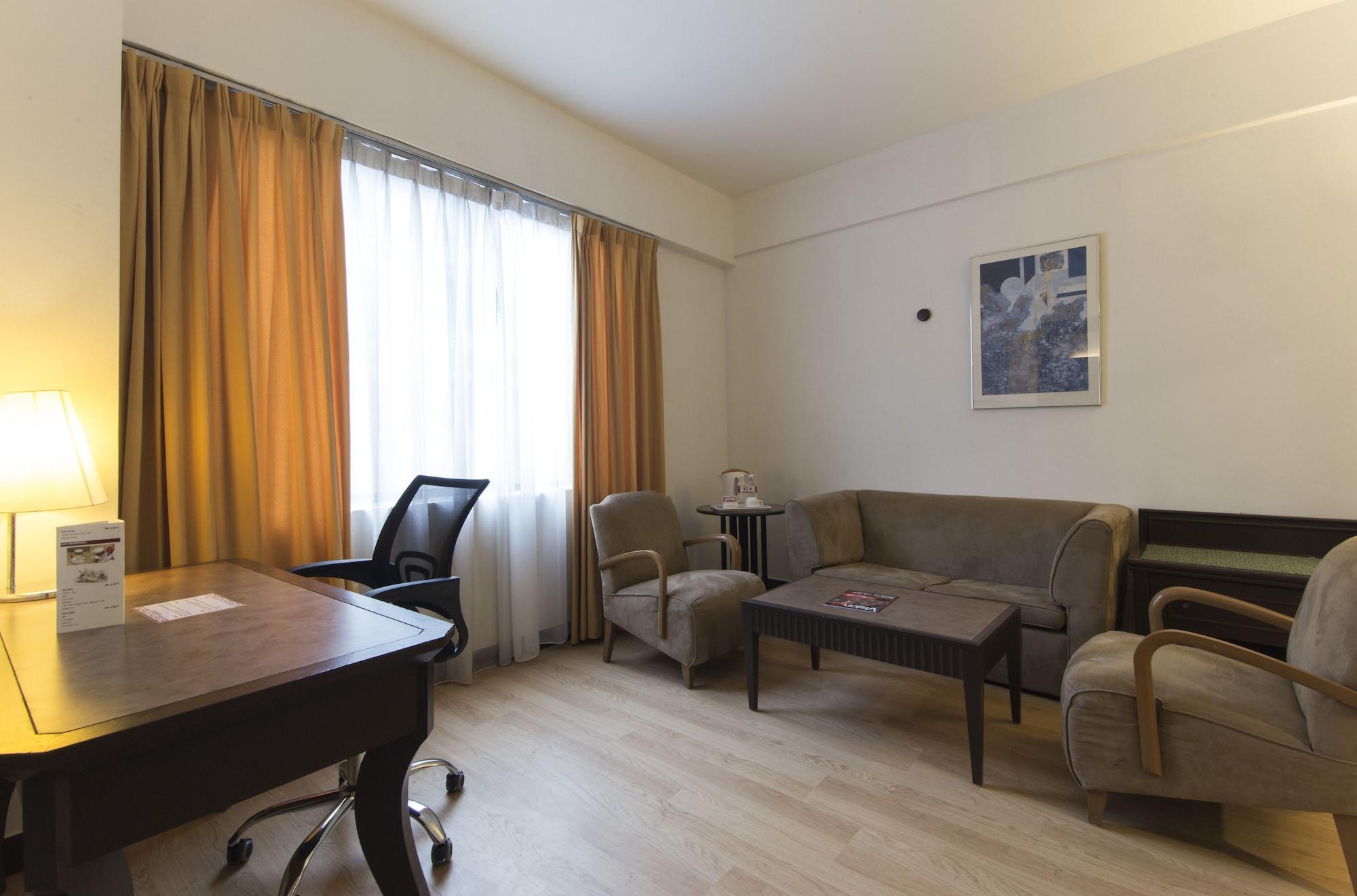 Regalpark Hotel Куала Лумпур Екстериор снимка