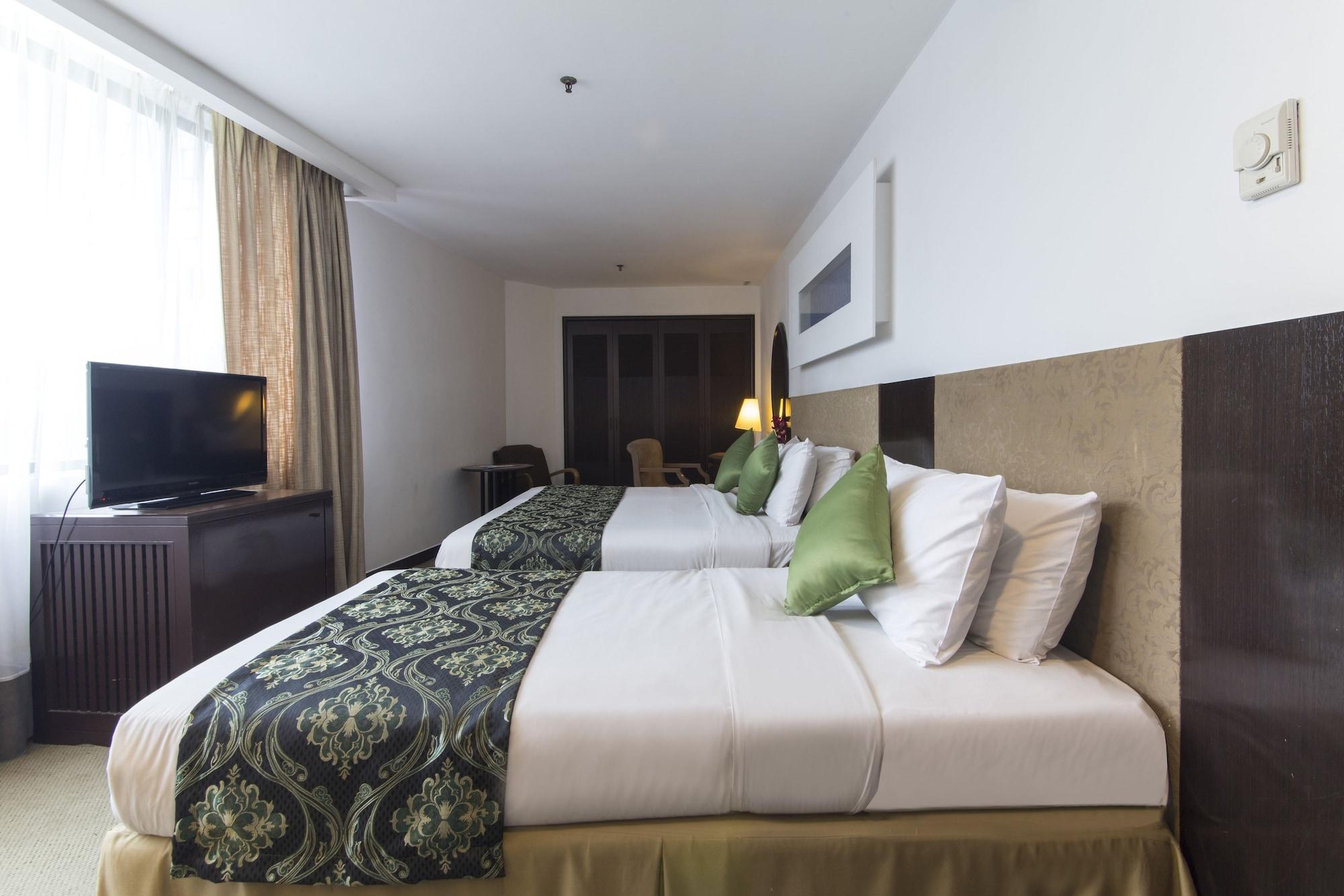 Regalpark Hotel Куала Лумпур Екстериор снимка