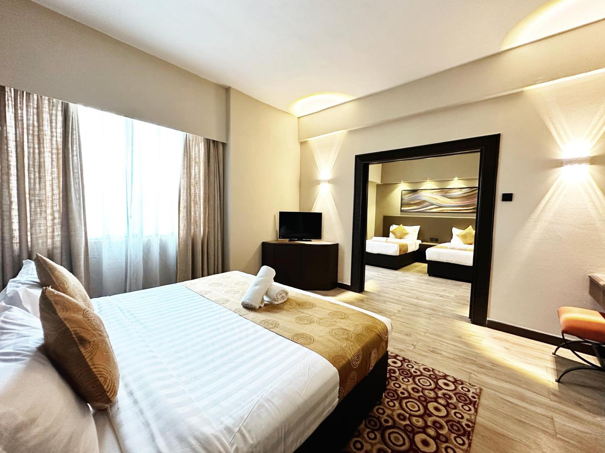 Regalpark Hotel Куала Лумпур Екстериор снимка