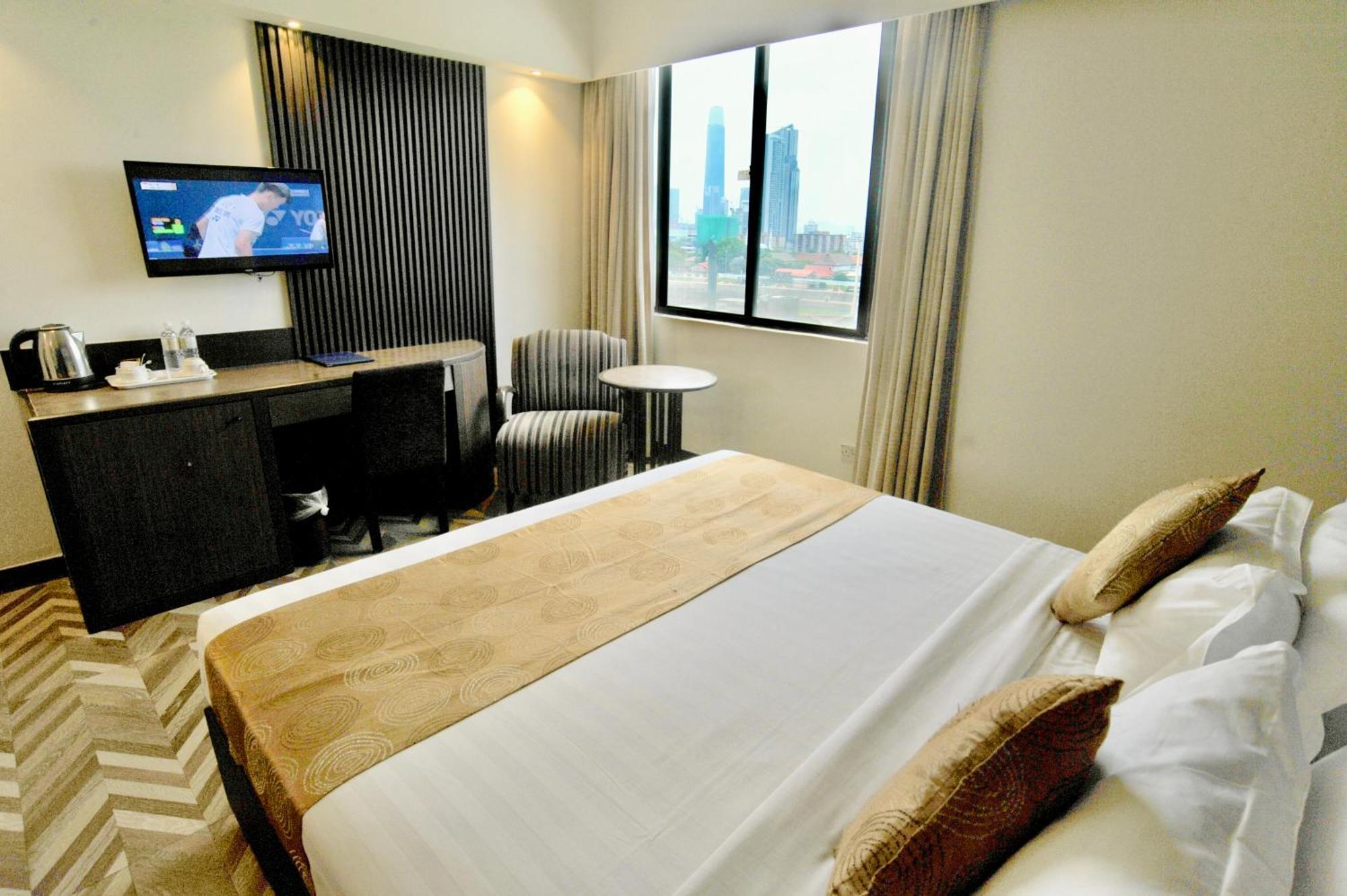 Regalpark Hotel Куала Лумпур Екстериор снимка