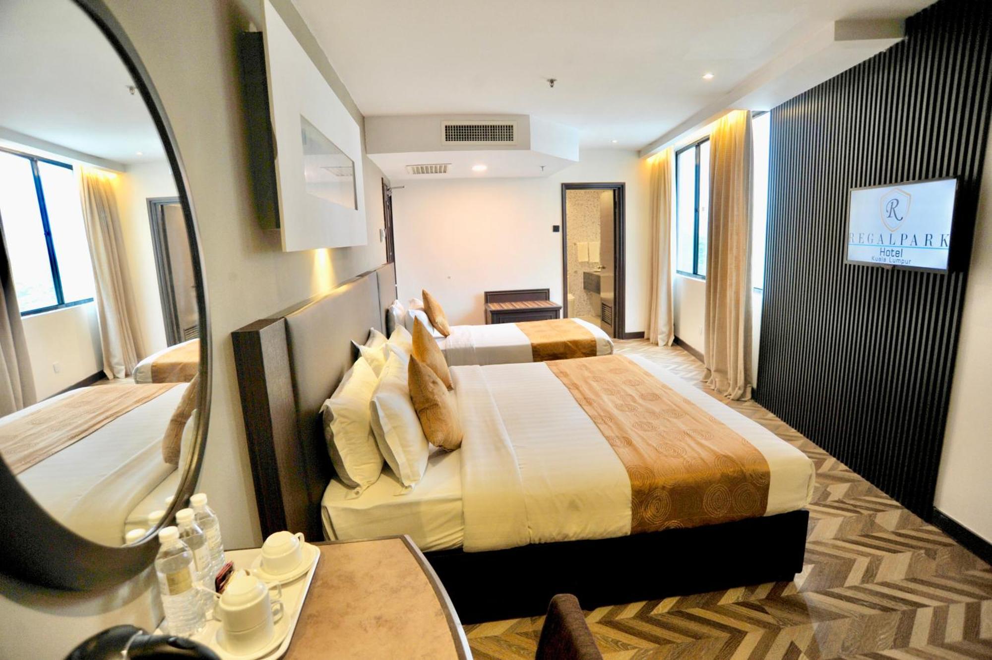 Regalpark Hotel Куала Лумпур Екстериор снимка
