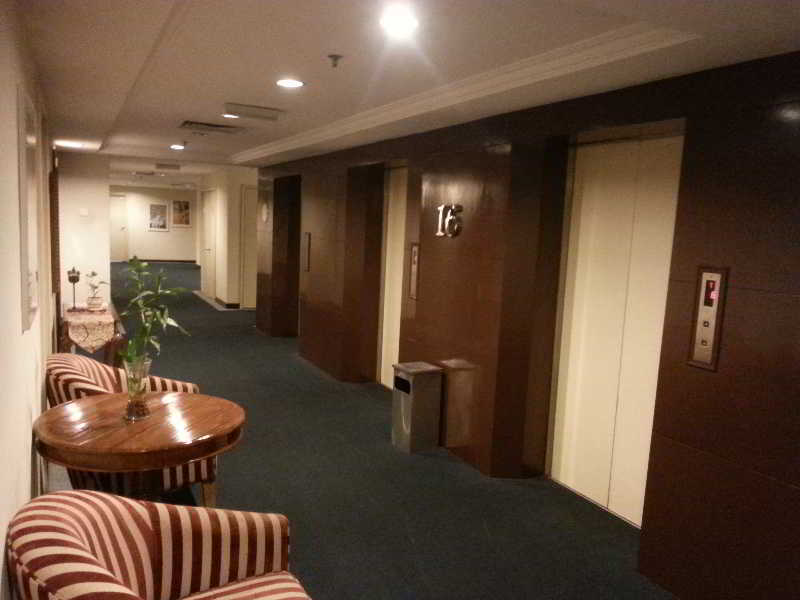 Regalpark Hotel Куала Лумпур Екстериор снимка