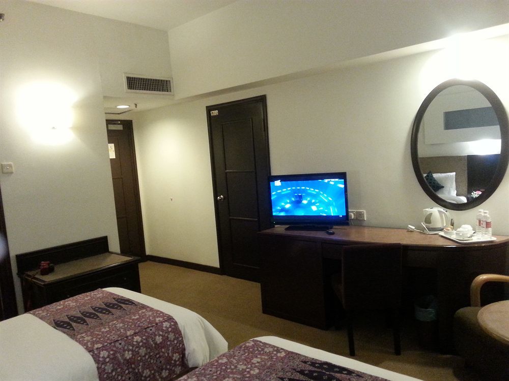 Regalpark Hotel Куала Лумпур Екстериор снимка