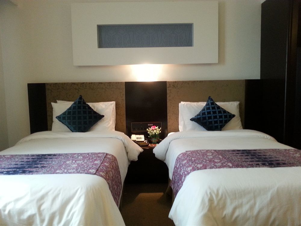 Regalpark Hotel Куала Лумпур Екстериор снимка