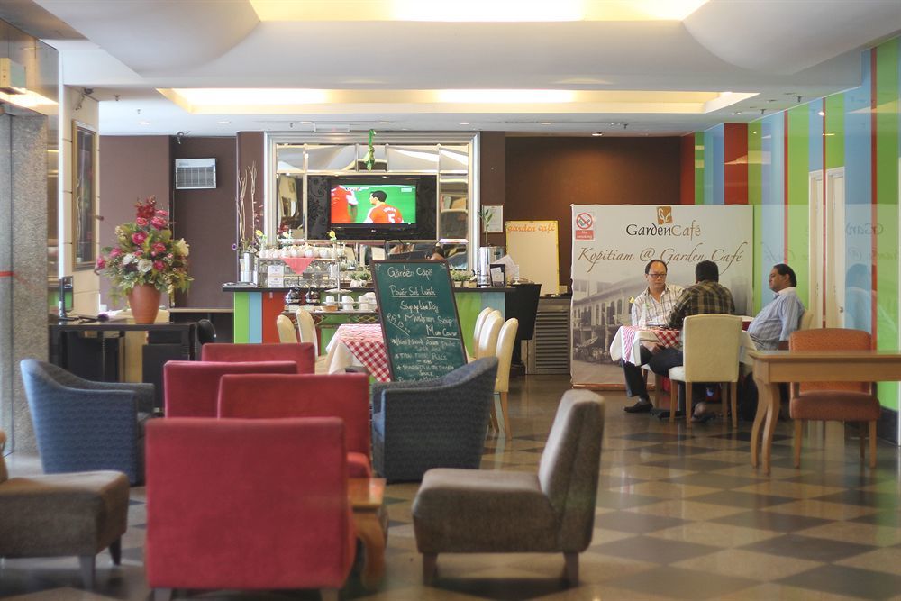Regalpark Hotel Куала Лумпур Екстериор снимка